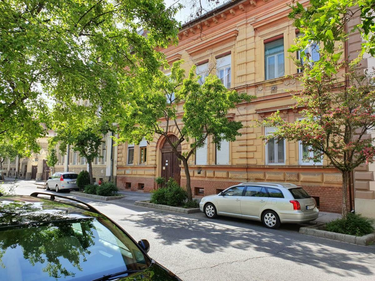 Szandi Belvarosi Apartman Segedin Dış mekan fotoğraf